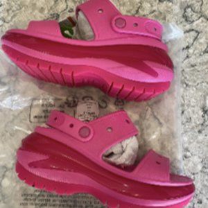 BRAND  NEW! Never Worn: CROCS Mega Crush Sandal in Hot Pink SIZE 7